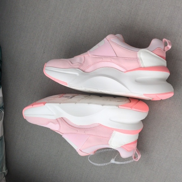 UGG LA FLEX PINK/WHITE Slip On SNEAKER Size‎ 7 New - Picture 5 of 7